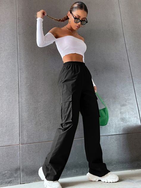 Streetwear Mode, Style Hip Hop, Black Cargo Pants, Estilo Hip Hop, Black Cargo, Vintage Fits, Midi Dress Casual, Street Look, Cargo Pants Women