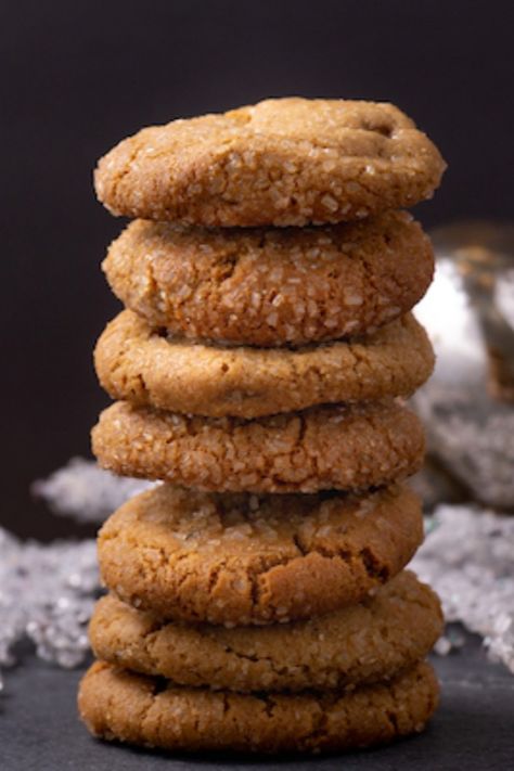 Love ginger? Then you'll love these cookies that use all nautral sweeteners, too! Ginger is also good for digestion so eat these without worry. Ingredients 3/4 cup maple syrup 1/4 cup unsulphured molasses 1/2 cup applesauce 3 tablespoons grated ginger root 2-1/2 cups whole wheat pastry flour 1 teaspoon non-aluminum baking powder 1 teaspoon baking soda 1/2 teaspoon sea salt Good For Digestion, Ginger Snap Cookies, Ginger Snap, Pastry Flour, Ginger Root, Ginger Snaps, Molasses, Whole Wheat, Maple Syrup