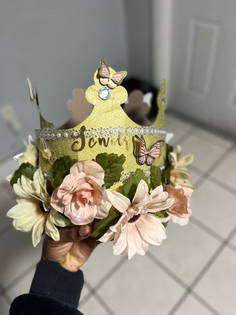 Senior Crown Ideas Flowers, Pink Senior Crowns High School, Butterfly Senior Crown, Burger King Crown Decorated, Senior Crown Ideas Diy High Schools, Senior Diy, Senior Apparel, Burger King Crown, Senior Pants