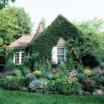 Cottage garden, full/part sun. Avoid southern exposure: Daylilies, yew, barberry, roses, iris, delphinium, lavender, balloon flower, mallow, lambs ear, peony, geraniums, plant above zone 5 and up. Cottage Garden Plan, Cottage Patio, Country Gardens, Cottage Garden Design, English Cottage Garden, English Country Gardens, English Cottage, Garden Cottage, Country Gardening