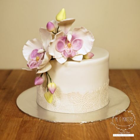 Orchid cake Orchid Cake Design, Orchid Cake Birthday, Orchid Cake Ideas, Pink Rose Wedding Cake, Wedding Cake With Pink, Orchid Wedding Cake, Orchids White, Orchid Cake, Flower Cake Design