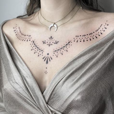 ❈ Blum ❈ (@blum.ttt) • Photos et vidéos Instagram Brust Tattoo Frau, Henne Tattoo, Tato Dada, Dot Tattoos, Bone Tattoos, Polynesian Tattoos, Pieces Tattoo, Ornamental Tattoo, Chest Tattoos For Women