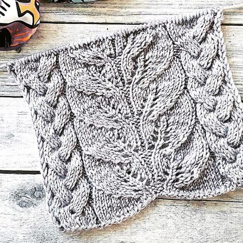 Knit Stitch Patterns Cables, Leaf Knitting Pattern, Outlander Knitting Patterns, Lace Leaf, Lace Knitting Stitches, Cable Knitting Patterns, Knitting Stitches Tutorial, Lace Knitting Patterns, Knitted Blanket