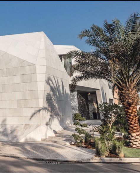 Rock House/ The origami house by AGi architects, Kuwait Kuwait House, Origami House, Rock House, House On The Rock, House Inspiration, Kuwait, Mount Rushmore, Beach House, Architects