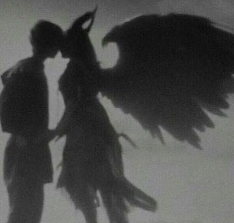 #love #aesthetic #grunge #couple #shadow #dark #tumblr #angel  https://weheartit.com/entry/326808904 Black And White Photo Wall, Emo Aesthetic, Black And White Picture Wall, Dark Grunge, Angel Aesthetic, Seni 3d, Gray Aesthetic, Tapeta Pro Iphone, Images Esthétiques