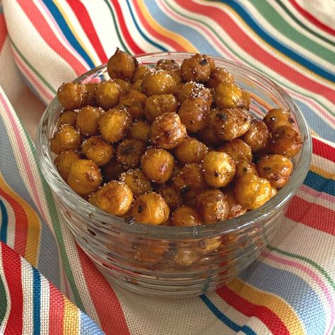 South Beach Snacks, Mediterranean Chicken Bake, Spicy Roasted Chickpeas, Sugar Free Diet Plan, South Beach Diet Phase 1, South Beach Phase 1, South Beach Recipes, South Beach Diet Recipes, Beach Recipes