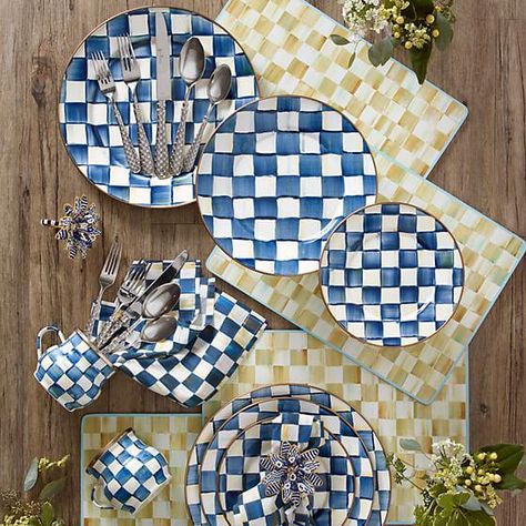 Decorative paper napkins