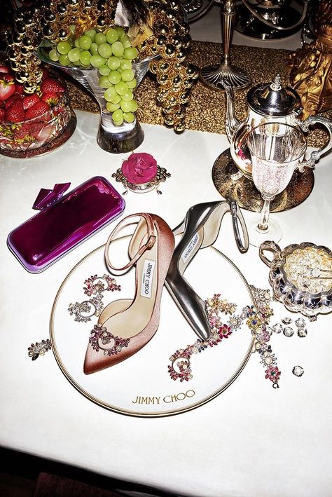 Fashion Still Life, Christmas Shoot, Jimmy Choo Bag, Jewelry Photography, Glitz And Glam, Ad Campaign, Photography Inspo, Look Fashion, Fashion Photo