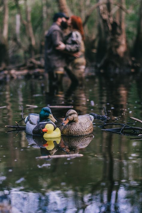 Couples Duck Hunting Pictures, Hunting Maternity Photoshoot, Duck Hunting Gender Reveal Ideas, Duck Hunting Baby Announcement, Duck Hunting Photoshoot, Duck Hunting Gender Reveal, Hunting Baby Pictures, Duck Hunting Photography, Western Baby Pictures