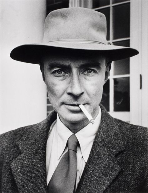 J. Robert Oppenheimer (1904-1967) - American theoretical physicist and professor of physics at the University of California, Berkeley. He is among the persons who are often called the "father of the atomic bomb". Photo by Alfred Eisenstaedt J Robert Oppenheimer, Robert Oppenheimer, Fedora, A Man