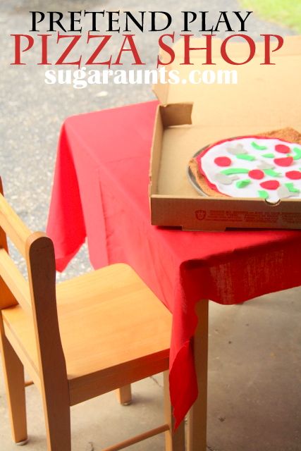 We added a cardboard sheet and painted a little more for a pizza shop feel on another side of the play house.  We’ve been playing Pizza shop all week! And what is a pizza shop without Pizza?!?! We’ve made felt food in the past (fuzzy cookies, anyone?) …and so it was easy to snip up ... Read more Play Pizza Shop, February Art, Felt Pizza, Teaching Preschoolers, Pizza Parlor, Imagination Play, Mom Crafts, Fantasy Play, Food For Kids