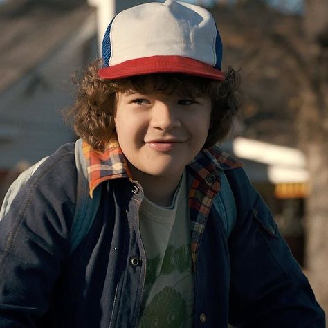 Stranger Things Gaten Matarazzo, Stranger Things Season 1, Stranger Things Icon, Gaten Matarazzo, Dustin Henderson, Jonathan Byers, Stranger Things Dustin, He Is My Everything, Stranger Things Characters