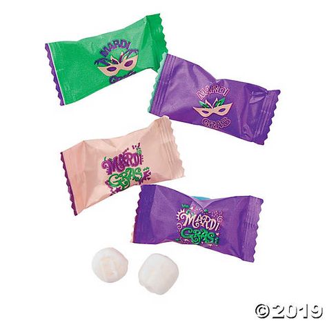 Mardi Gras Candy, Green Gold Party, Mardi Gras Cupcakes, Mardi Gras Party Favors, Masquerade Decorations, Bag Items, Cupcake Decoration, Purple Candy, Mardi Gras Parade