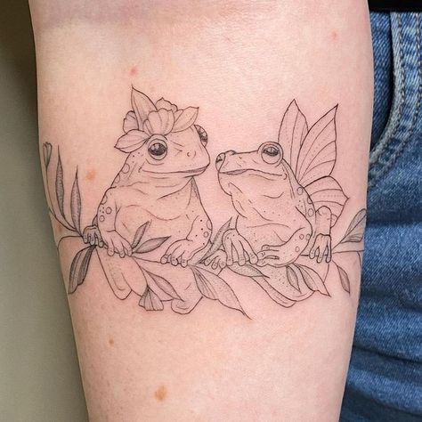 Sgraffito Ideas, Frog Fairy, Water Lily Tattoos, Whimsical Tattoos, Frog Tattoo, Feminine Tattoo Sleeves, Mom Tattoo, Mushroom Tattoos, Frog Tattoos