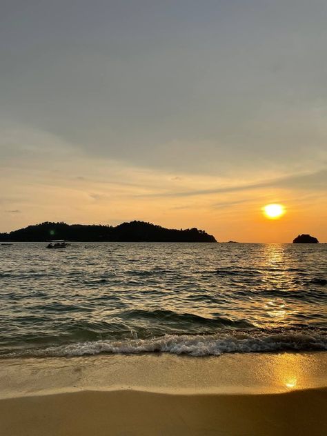 Pangkor Island, Beach Island, I Want To Travel, Solomon Islands, Sunset Beach, Beach Sunset, Prince, Travel, Quick Saves