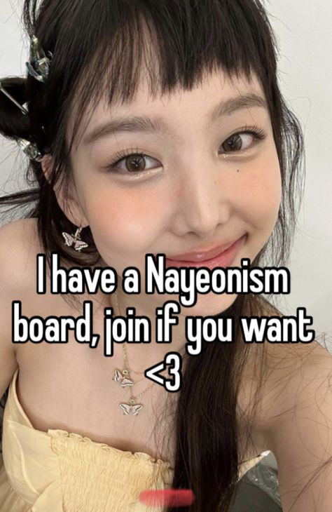 Nayeon Username Ideas, Kpop Pfp Nayeon, Cute Nayeon Pfp, Nayeon Holding A Sign, Nayeon Twice Funny Face, Nayeon Twice, Memes