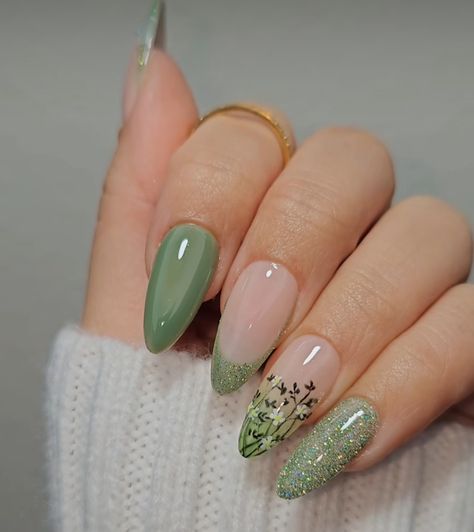 Green Pink Nail Designs, Dark Green Nails With Flowers, Sage Acrylic Nails, Green Manicure Ideas, Nails Green And Pink, Matcha Green Nails, Nail Polish Art Designs, Girls Nail Designs, Trendy Nail Art Designs