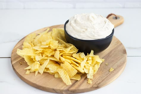 Is anybody else obsessed with Heluva Good Dip? I’m seriously addicted. Chips and dip is by far my favorite salty snack and a hard one to show any type of... Copycat Heluva Good French Onion Dip, Heluva Good Dip Recipe, Clam Dip Recipe, Best Chip Dip, French Onion Dip Recipe, Homemade French Onion Dip, Best Dip Recipes, Onion Dip Recipe, Homemade Dips