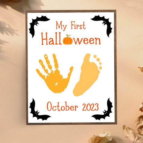 Handprint Keepsake, Footprint Keepsake, My First Halloween, Halloween Kunst, Handprint Art, Baby Diy, Baby Memories, First Halloween, Gifts For My Wife