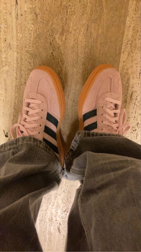 Pink Sambas, Looks Adidas, Bra Outfit, Adidas Spezial, Stunning Shoes, Fire Fits, Paris Outfits, Shoe Inspo, Swag Shoes