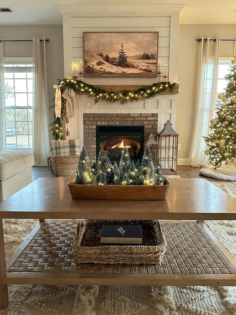 Ourwintonhome's Amazon Page Christmas Coffee Table, Christmas Coffee Table Decor, Coffee Table Decor Tray, Christmas Candle Centerpiece, Amazon Christmas, Christmas Centerpieces Diy, Pearls Diy, Coffee Table Tray, Gorgeous Christmas