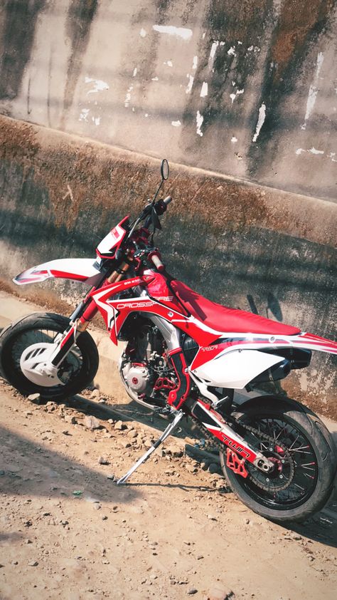 Supermoto life,4T,RM250 Crossfire Bike Wallpaper, Crossfire Bike, Bike Collection, Cool Dirt Bikes, Free Itunes Gift Card, Green Screen Background Images, Bike Pic, Cartoon Wallpaper Hd