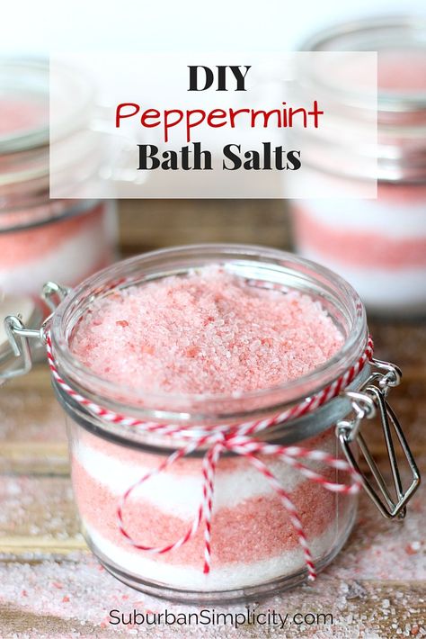 DIY Peppermint Bath Salts Peppermint Bath Salts, Homemade Gifts For Friends, Bath Diy, Make Up Diy, Bath Salts Recipe, Bath Salts Diy, Sugar Scrub Recipe, No Salt Recipes, Aromatherapy Gifts