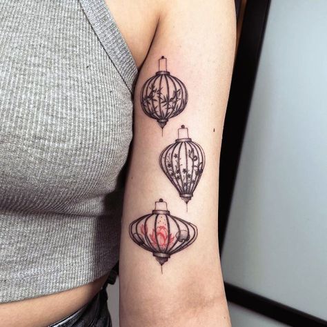 Top 100 Best Lantern Tattoos For Women - Illuminated Design Ideas Vietnamese Lantern Tattoo, Paper Lantern Tattoo, Japanese Lantern Tattoo, Chinese Lantern Tattoo, Lantern Tattoos, Lantern Tattoo Design, 2025 Moodboard, Lamp Tattoo, Lantern Tattoo