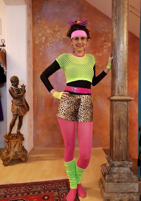 Kamping Kitsch Outfit, Ugly Outfits Funny, Kitsch Outfit, Kitsch Party, Workout Costume, 80s Workout Costume, Throwback Outfits, School Spirit Week, 80s Party Outfits