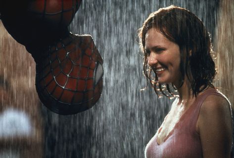 Kirsten Dunst Movies, Spider Man Mj, Raimi Spiderman, Spiderman Tobey, Spiderman Trilogy, Kristen Dunst, Spider Man Trilogy, Spiderman 1, Man Moment