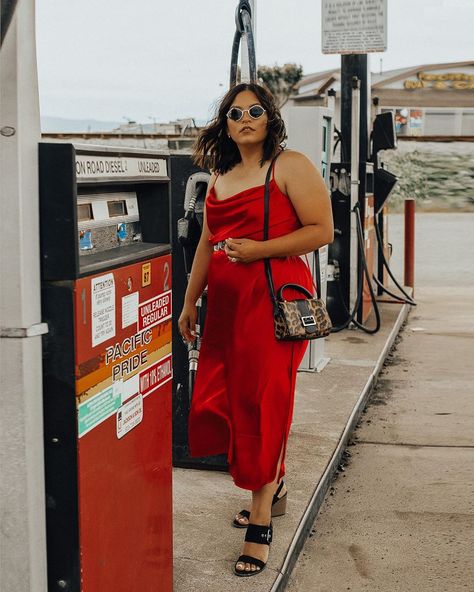 No I don’t pump my gas, i live in Oregon. // To all my story viewers. I got the red dress. 400 of you voted yes and many of y’all messaged… Plus Size Street Style, Trendy Plus Size Fashion, Curvy Model, Moda Vintage, Curvy Girl Fashion, Curvy Girl Outfits, Curvy Outfits, My Story, Curvy Fashion