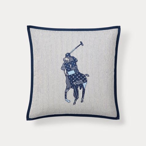 This cotton throw pillow combines classic yarn-dyed stripes and our signature Pony realized here through an embroidered patchwork appliqué. Blue Accent Pillows Bedroom, Ralph Lauren Pillows, Navy House Decor, Blue And White Apartment Decor, Throw Pillows On Bed, Navy Blue Room Decor, Navy Dorm Room, Navy Dorm, Navy Blue Decor