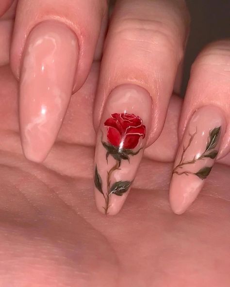 Nails With Roses Design Acrylic, Red Rose Nail Art Designs, Red Roses Nail Art, Mexico Inspo Nails, Red Nails With Roses, Red Nails Rose, Red Nail Art Elegant, Nail Art Rose Flower, Red Roses Nails