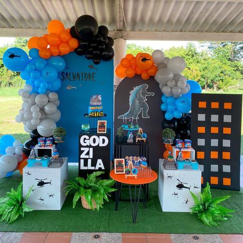 King Kong And Godzilla Birthday Party, Godzilla Balloon Garland, King Kong Godzilla Party, Godzilla Vs King Kong Birthday Party, Godzilla Party Decorations, Godzilla X Kong Birthday Party, Godzilla Vs Kong Party Ideas, Godzilla Kong Birthday Party, Godzilla King Kong Birthday Party