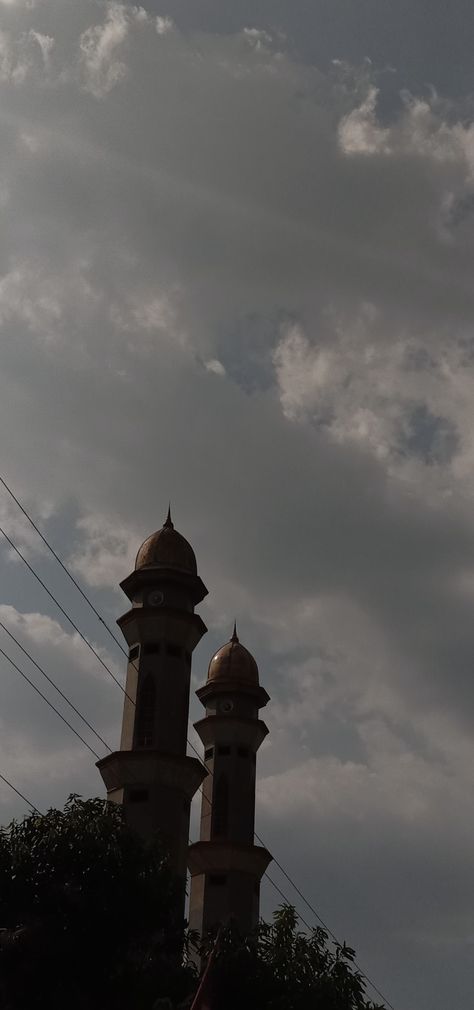 Jika anda tidak suka anda bisa lewati gambar ini Mesjid Aesthetic, Foto Masjid, Masjid Aesthetic, Lamp Post, Disney, Quick Saves