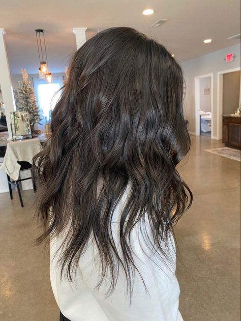 Medium Length Hair With Layers Dark Brown, Mid Length Dark Hair With Layers, Mid Length Haircut Wavy Hair, Dark Brown Mid Length Hair, Mid Length Dark Brown Hair, Dark Mid Length Hair, Medium Length Dark Brown Hair, Brown Mid Length Hair, Dark Brown Long Hair