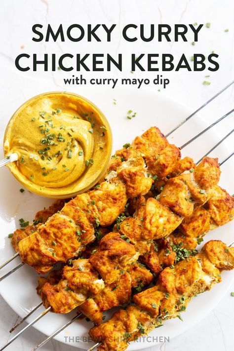 Curry Chicken Marinade, Curry Mayo, Mayo Dip, Chicken Kebab Recipe, Chicken Skewer Recipe, Tasty Meat, Kabob Recipes, Kebab Recipes, Chicken Kebabs