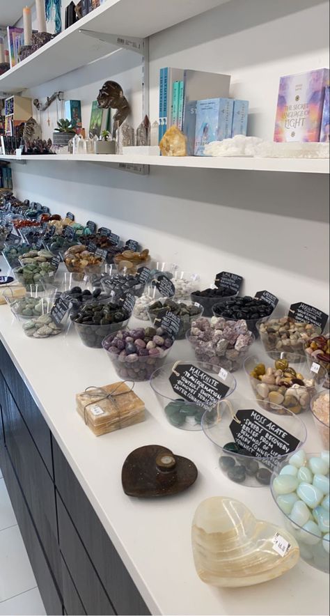 Crystal Tumbles Display Ideas, Crystal Shop Display Ideas, Crystal Pop Up Shop, Crystal Shop Display, Crystal Shop Aesthetic, Cave Crystals, Boutique Merchandising, Inside Aesthetic, Dance Therapy