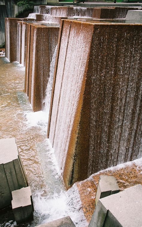 Keller Fountain, Portland, OR Lawrence Halprin  Travel with us! Discover unique architecture and landmark architecture projects in the U.S. and beyond!   #archjourney #architecture #landscapearchitecture #visitarchitecture #explorearchitecture #landmarkarchitecture #travel #portland #portlandor #portlandoregon #exploreportland #exploreoregon #exploreportlandor #kellerfountain #kellerfountainpark #lawrencehalprin #kellerfountainportland Lawrence Halprin, Landscape Architecture Presentation, Landmark Architecture, Stone Water Features, Fountain Park, Landscape Backyard, Explore Oregon, Water Body, Vernacular Architecture