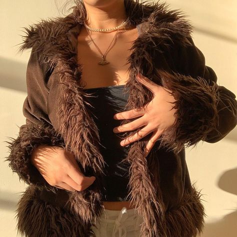 Afghan Jacket, Fur Trim Jacket, Fur Jacket Women, Afghan Coat, Outfit 2020, Fur Jackets, Cold Fits, Fur Leather Jacket