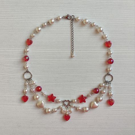 Red Handmade Jewelry, Red Beaded Jewelry, Collares Coquette, Coquette Accesorios, Diy Choker Necklace Tutorials, Red Pearl Necklace, Beaded Heart Necklace, Pulseras Kandi, Diy Pearl Necklace