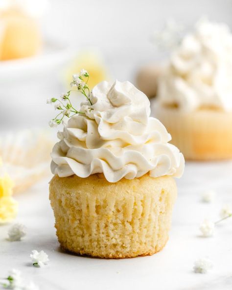 Lemon and Elderflower Cupcakes - Food Duchess Lemon Flavored Cupcakes, Elderflower Cake, Chocolate Ganache Filling, Recipes Baking, Lemon Cupcakes, Cupcake Flavors, Savoury Cake, Cupcake Recipes, Pretty Food