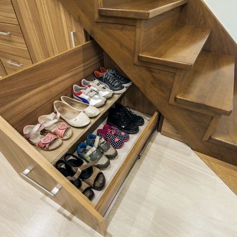 Example of how to use the space under the stairs Shoe Storage Under Stairs, Storage Under Staircase, Stairway Storage, Under Stairs Storage Solutions, Space Under Stairs, Closet Under Stairs, تحت الدرج, Stairs Renovation, Room Layout Planner