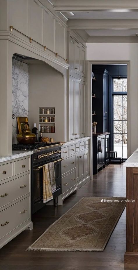 Range Nook Kitchen, French Transitional Kitchen, Transitional European Interior Design, Mixed Material Kitchen, Range Nook, Colonial Kitchen, Classic Kitchen Design, Classic Kitchens, Kitchen Inspiration Design