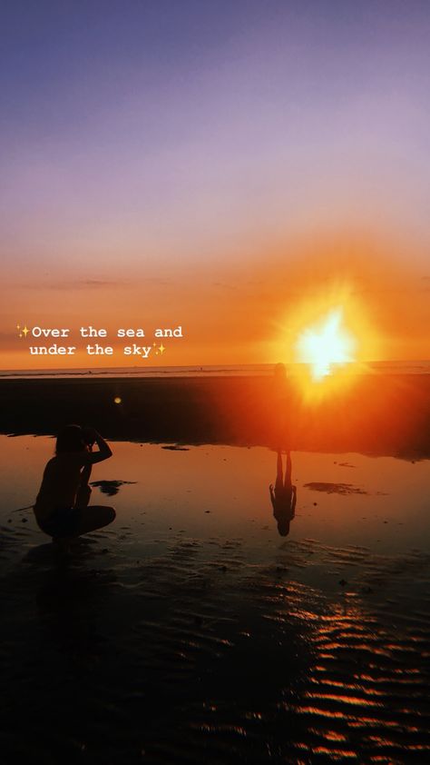 Beach Sunset Quotes, Caption Untuk Instagram, Sunset Captions For Instagram, Citations Instagram, Sunset Captions, Sunset Quotes Instagram, Sky Quotes, Snapchat Quotes, Story Ideas Pictures