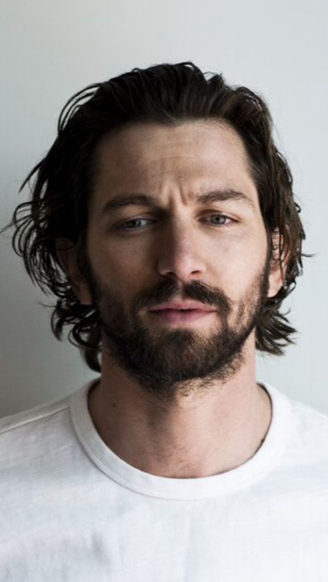 michiel huisman Michael Huisman, Michiel Huisman, Moustaches, The Perfect Guy, Grunge Hair, Beard Styles, Mens Fashion Trends, Looks Style, Bearded Men