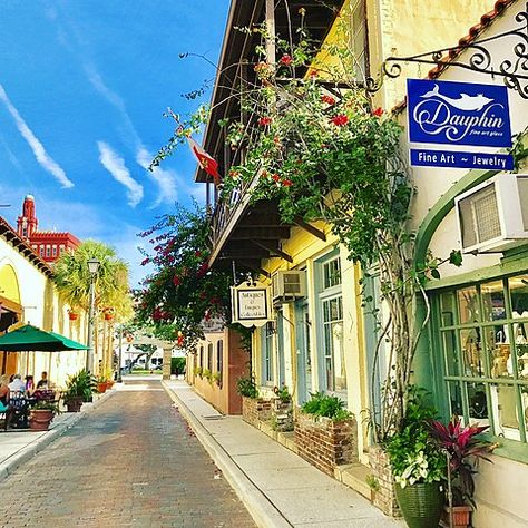 St Augustine Florida, Historic Downtown, Old Street, Image Fun, Gorgeous View, Beautiful Places In The World, St Augustine, San Sebastian, Historical Architecture