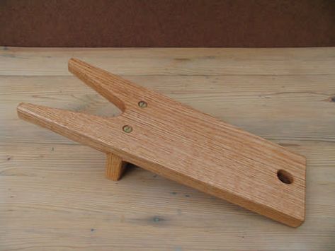 Boot Holder, Boot Jack, Woodworking Basics, Wood Projects For Beginners, Woodworking Projects For Kids, Small Woodworking Projects, Carpentry Diy, Wooden Projects, Weekend Projects