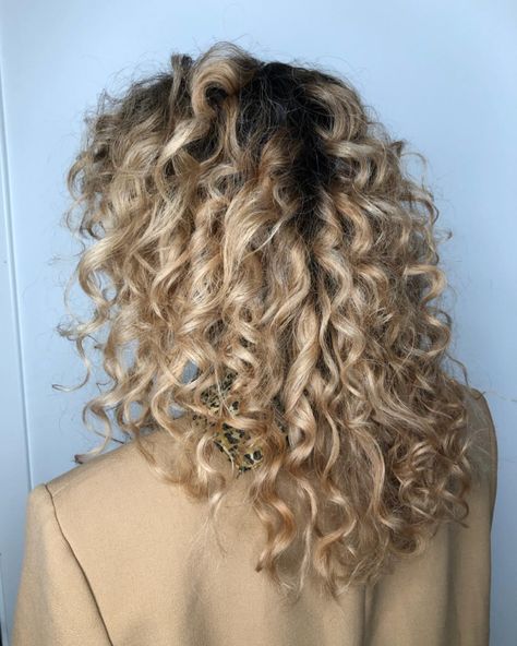 Add subtle definition to blonde curly hair with Express Luxelights.  We love how beautiful this looks!  Hair by Laila.Wella Ash Blonde Curly Hair, Blonde Curly Hair Natural, Blonde Dip Dye, Curly Blonde, Spiral Curls, Blonde Curly Hair, Ash Blonde, Curly Hair Cuts, Hair Inspiration Color