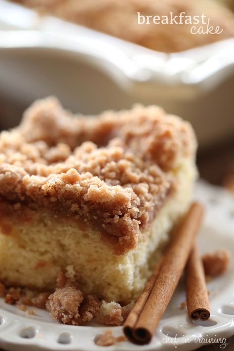 Really Moist Breakfast Cake for Fast Sunday Meal Strussel Coffee Cake, Breakfast Sweets, A Piece Of Cake, What's For Breakfast, Crumb Topping, Piece Of Cake, Breakfast Cake, Breakfast Brunch Recipes, Perfect Breakfast